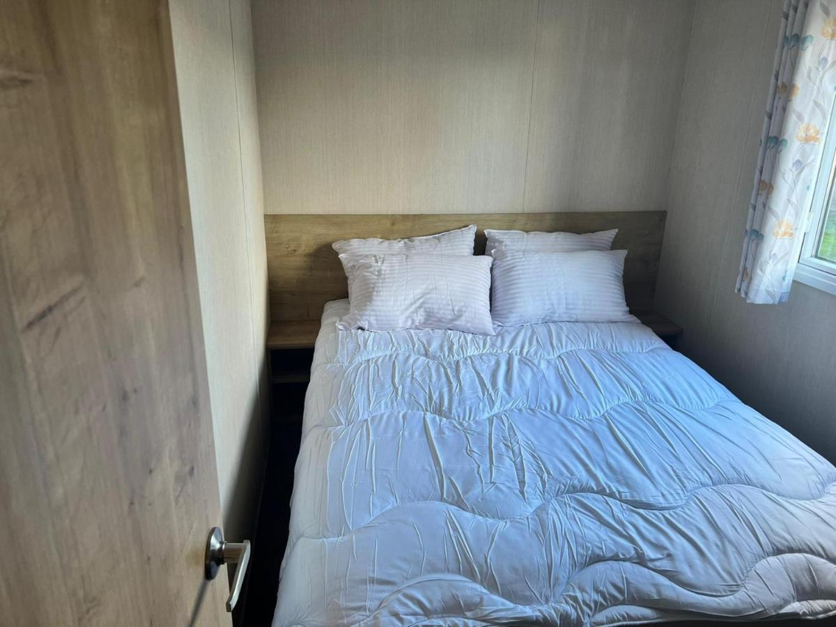 Blackpool Caravan In Haven Marton Mere Holiday Park ภายนอก รูปภาพ