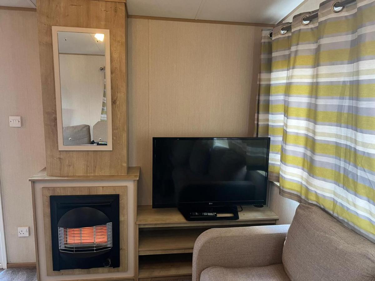 Blackpool Caravan In Haven Marton Mere Holiday Park ภายนอก รูปภาพ